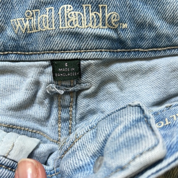 Wild Fable High Rise Mom Jeans | Size: 6/ 30 Waist - Picture 3 of 5